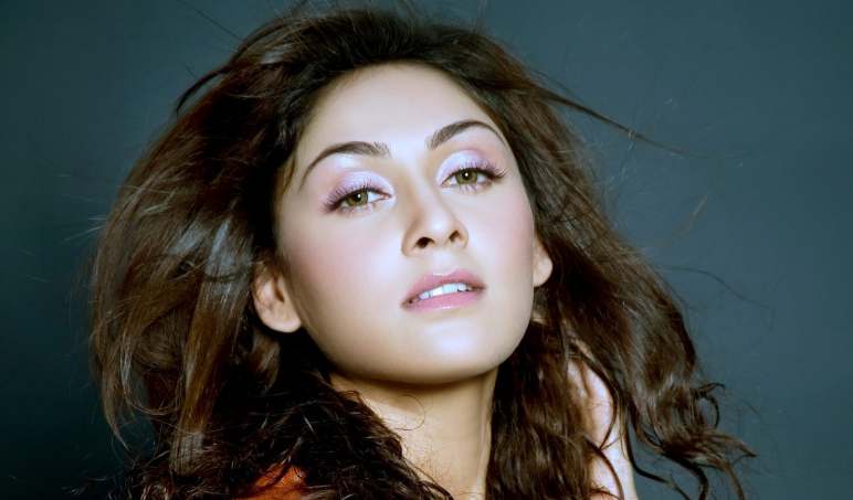 Manjari Fadnis House Address, Phone Number, Email Id, Contact Details