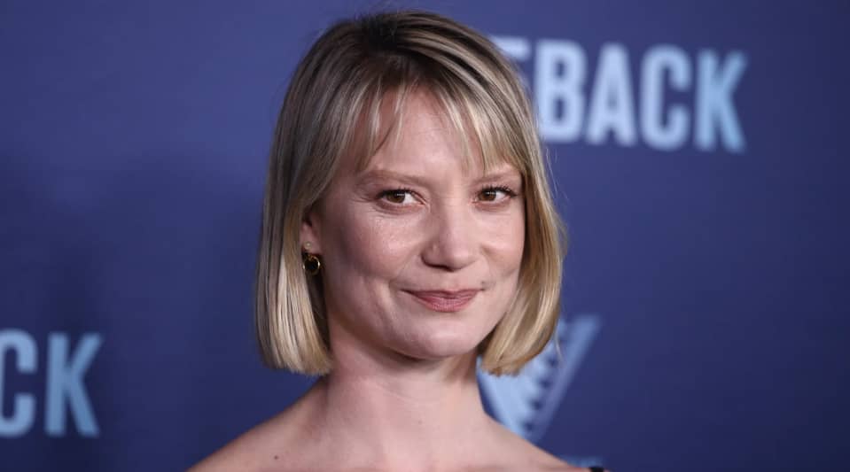 Mia Wasikowska