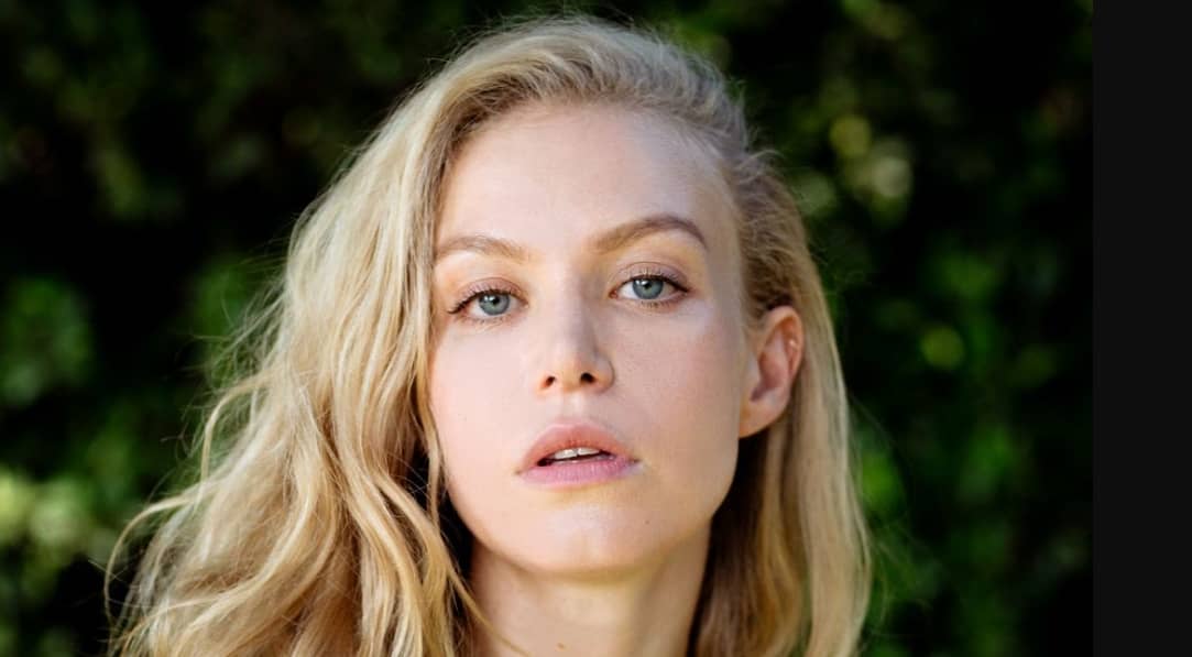 Penelope Mitchell Penelope Mitchell