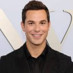 Skylar Astin
